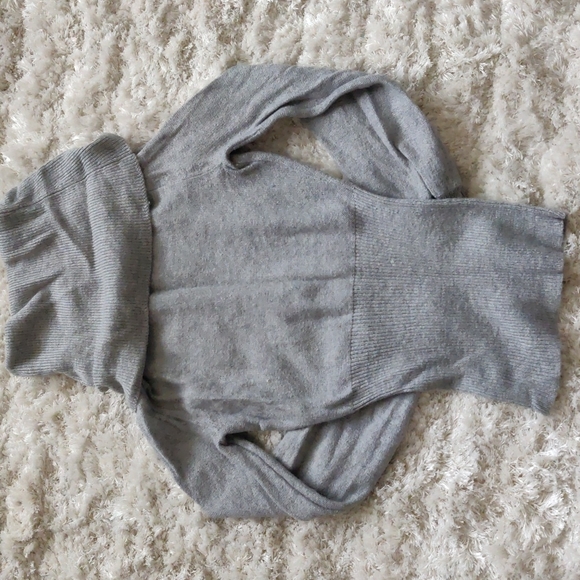 VGUC Grey cowl neck sweater - Picture 6 of 6